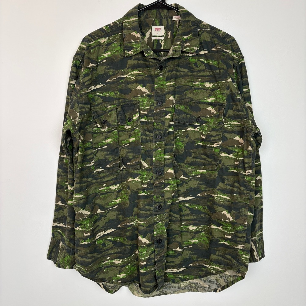 Levis Men Oversized Camo Button Up Shirt Sz Small Green Utility Hunting Tactical